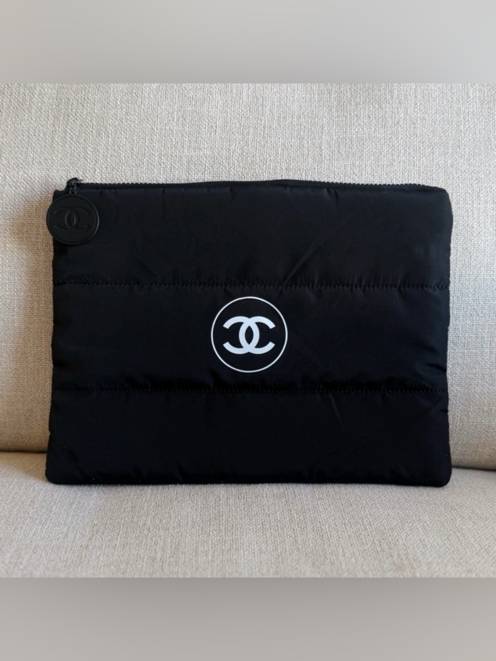 Chanel Beauty Puff Cosmetic
Bag iPad/Laptop Case